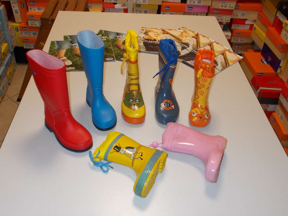 STIVALINI PIOGGIA BIMBI CHICCO La Sanitaria di Barco Mariangela